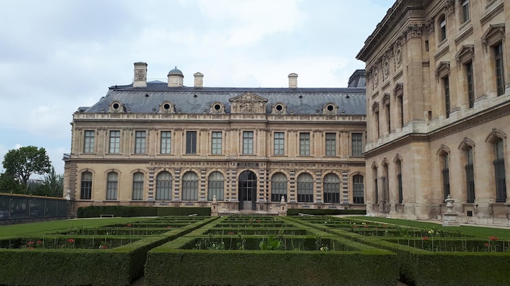 Discovering the scenic grounds of Chatsworth Estate